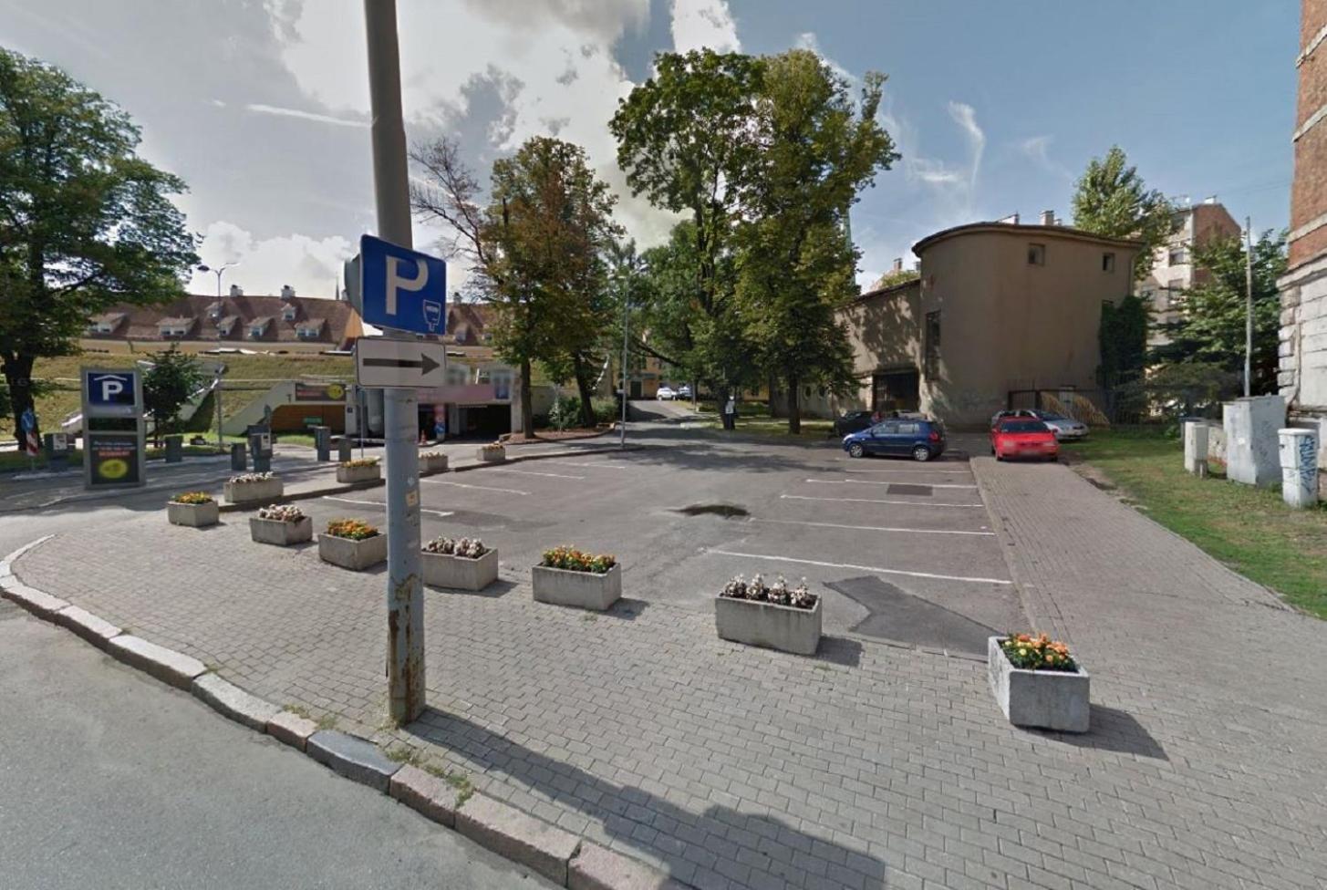 Pullman Riga Old Town Hotel Exterior foto The parking lot where the attack took place