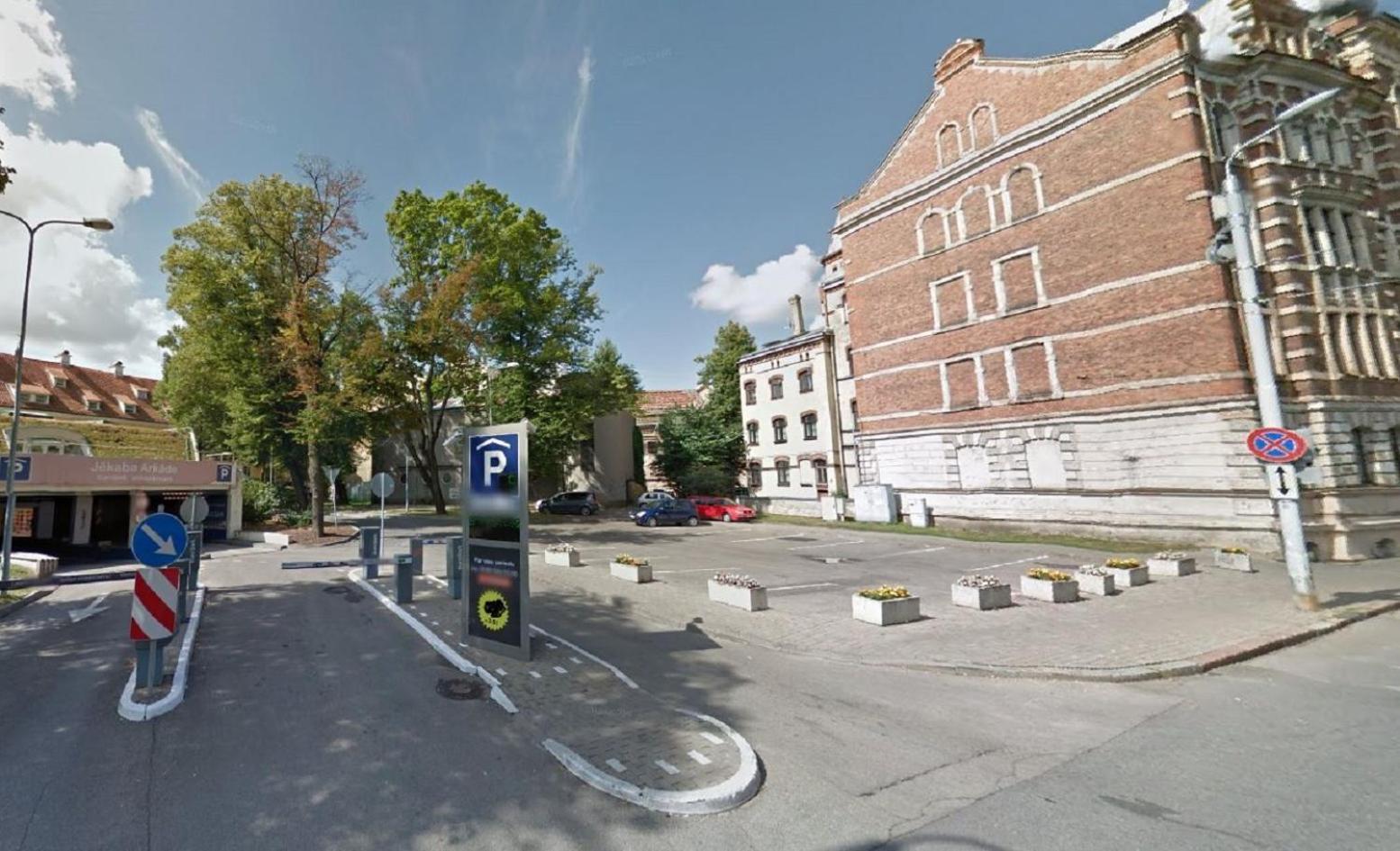 Pullman Riga Old Town Hotel Exterior foto The parking lot where the attack took place