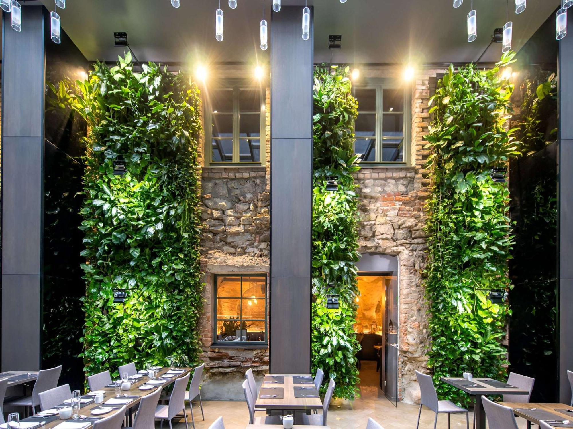 Pullman Riga Old Town Hotel Exterior foto The restaurant's interior