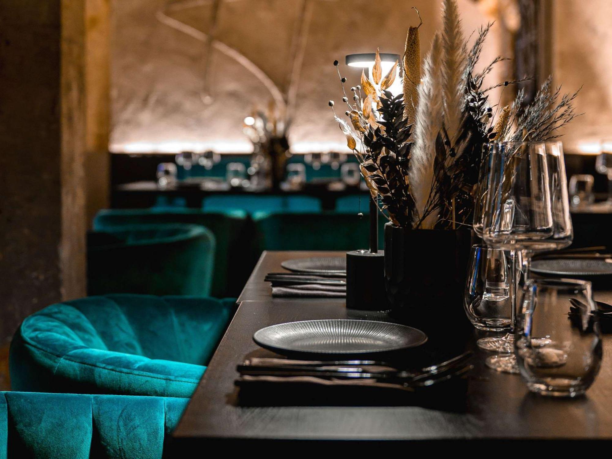 Pullman Riga Old Town Hotel Exterior foto Restaurant interior