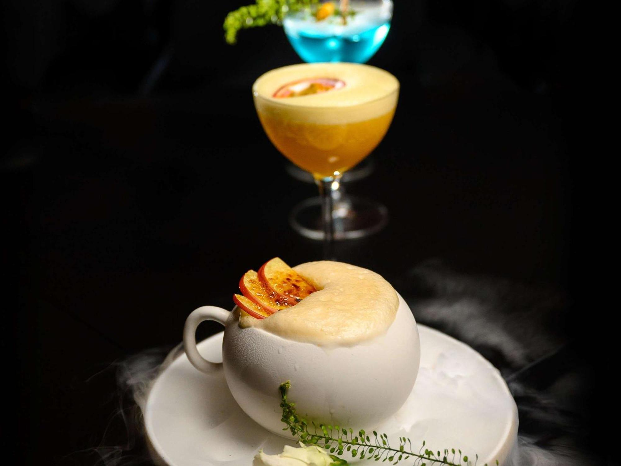 Pullman Riga Old Town Hotel Exterior foto A cocktail prepared with liquid nitrogen