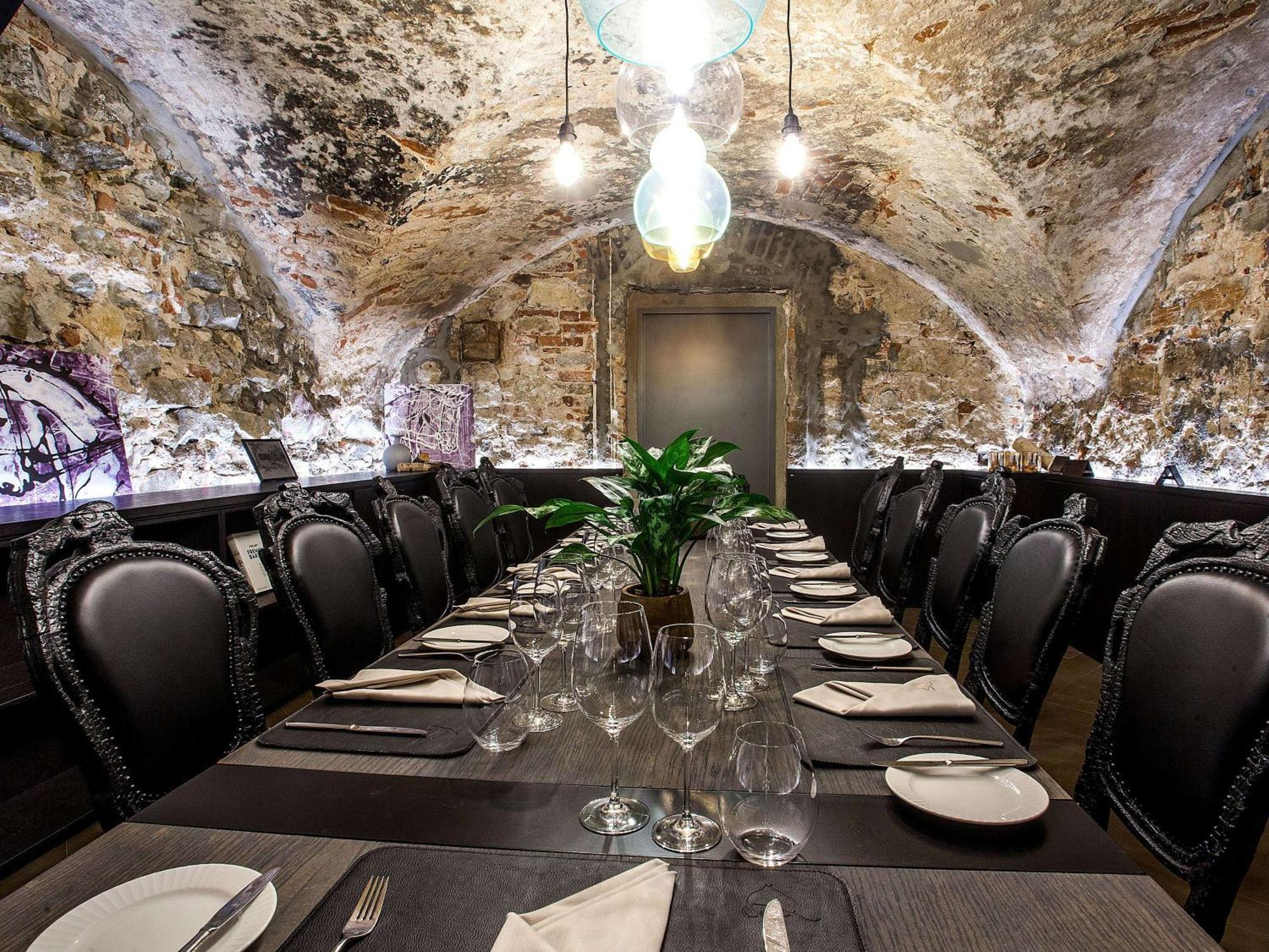 Pullman Riga Old Town Hotel Exterior foto The restaurant's private dining room